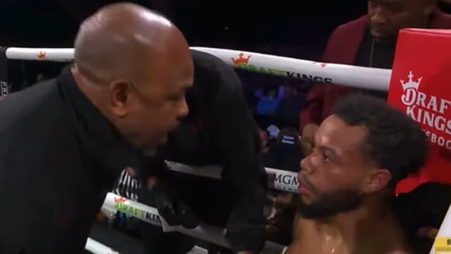 Roy Jones Jr. Explodes at Keith Thurman During Sebastian Fundora Fight