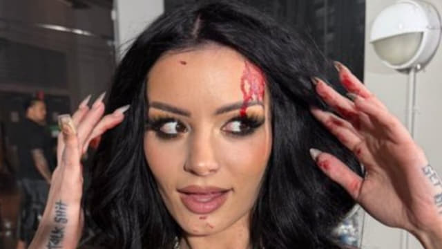 Paige Teases Return of Former PTO Submission Move in WWE