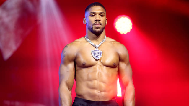 Anthony Joshua Involved in Ogun Crash, Two Deaths Reported