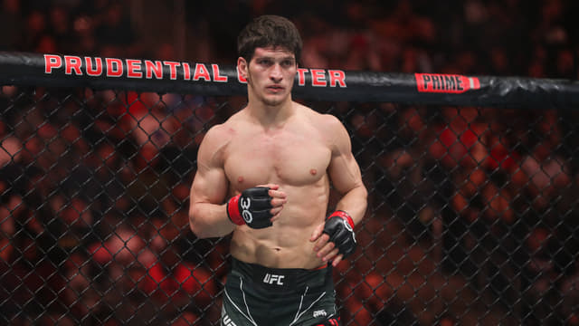 Movsar Evloev Reveals 1,500 Push-Up Routine Before Lerone Murphy Fight