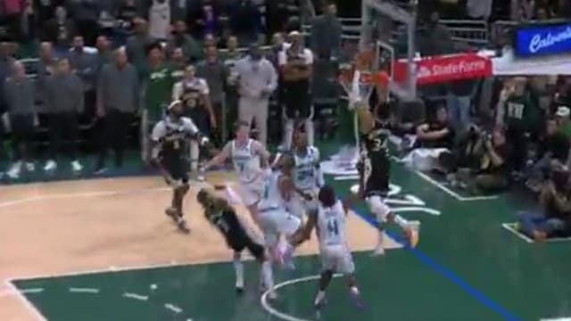Giannis Antetokounmpo Slams Home Clutch Alley-Oop Dunk to Win vs. Hornets