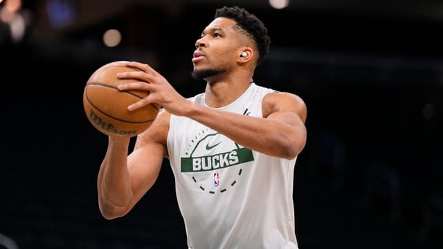 Timberwolves Hustling to Gather 4 Teams for Giannis Antetokounmpo Trade
