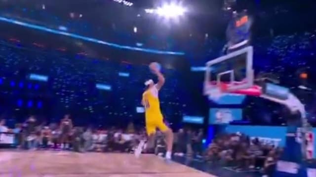 “I Coulda Done That”: Fans Troll Jaxson Hayes Over His First Dunk at the 2026 Dunk Contest