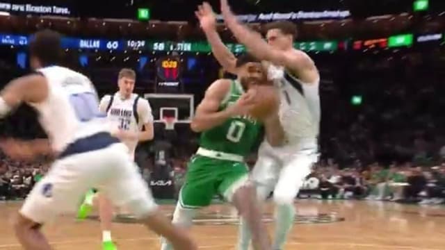 Jayson Tatum Gets Hot, Hits 5 Straight Shots vs. Mavs