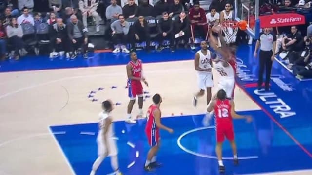 Nae’Qwan Tomlin Gets the Poster Dunk All Over Joel Embiid