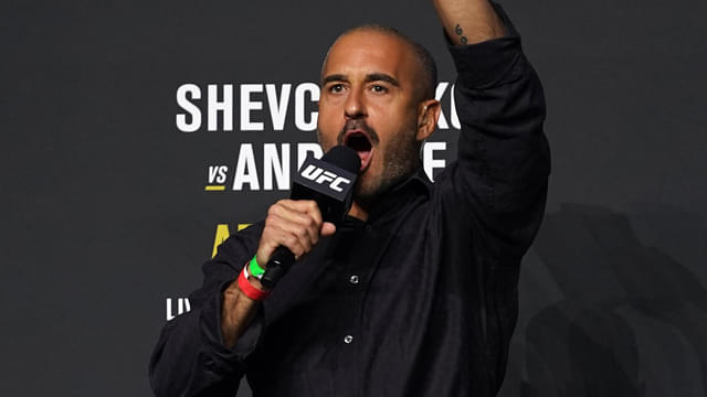 Jon Anik Explains How Boxing Commentary Differs from UFC: "It’s Interesting"