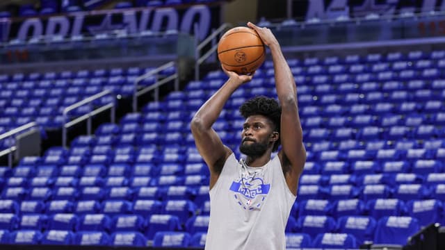 Jonathan Isaac Stays With Magic on One-Year Deal