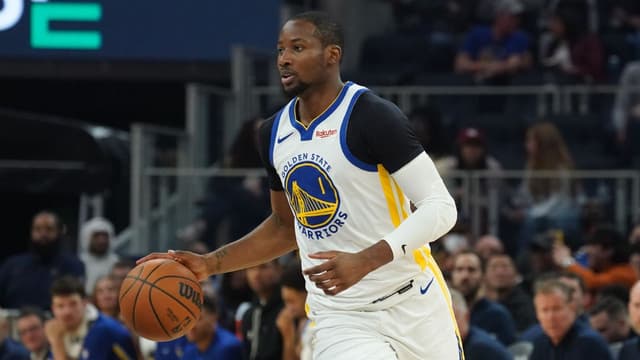 Jonathan Kuminga Out for Remainder of Mavs Game With Minor Knee Hyperextension