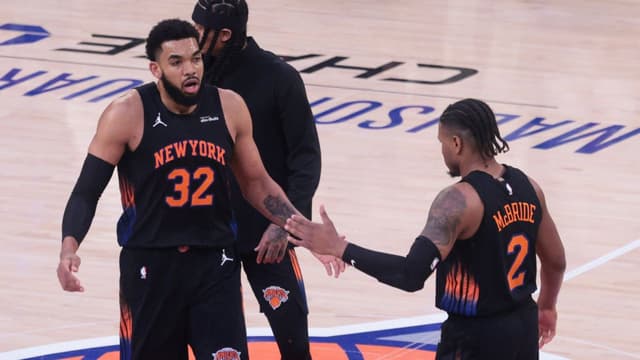 Knicks Take 4-Point Half Time Lead vs. Cavs in ECF Game 2
