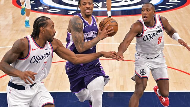 Kawhi Leonard Praises Kris Dunn’s Tremendous Defensive Effort After Win vs. Jazz