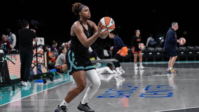 Kennedy Burke Signs One-Year Deal With Connecticut Sun