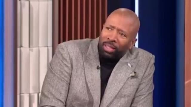 Kenny Smith Breaks Down Michigan’s “Two Ways” They Can Approach Elite Eight vs. Tennessee