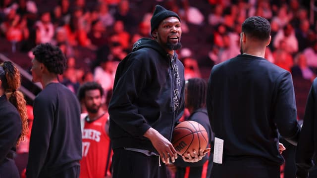 Kevin Durant Injury Could Give Lakers Major Boost Ahead of Playoffs