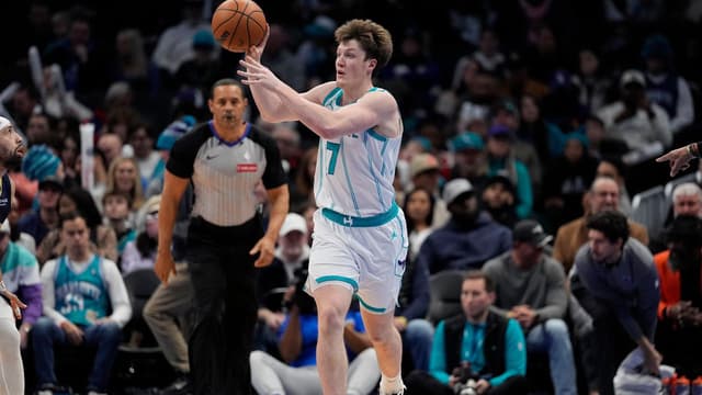 Hornets Win vs. Rockets, Complete First 8-Game Winning Streak in 26 Years