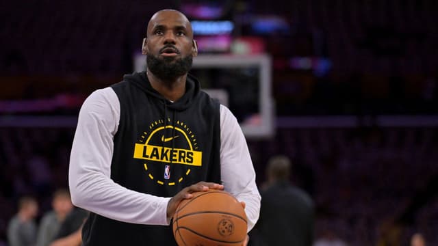 Lakers Prioritizing Big Man Search Over Re-Signing LeBron James