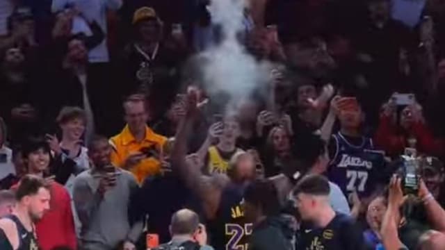 Lakers Fans Serenade LeBron James With “You Are My Sunshine” for His 41st Birthday