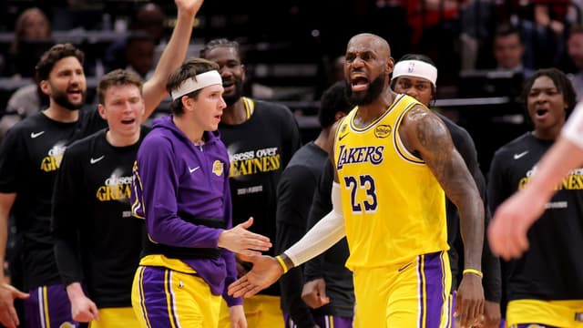 Lakers Beat Rockets 4–2 as LeBron James Leads Game 6 Win