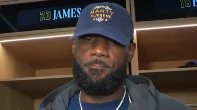 LeBron James Doesn’t Worry About Lineups, Tries to Play With Whoever Is on the Court
