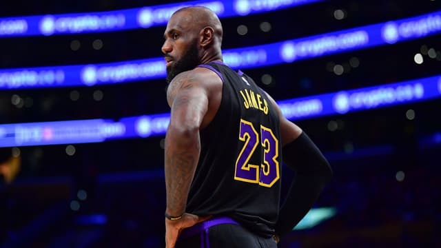 NBA Analyst Doesn’t Want Warriors “Stuck” With LeBron James for 2 Years, Supports Rebuild