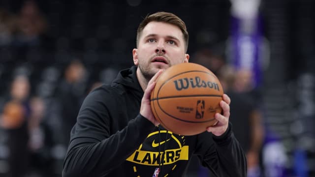Luka Doncic Out for Rest of Lakers vs. Clippers After Suffering Leg Contusion