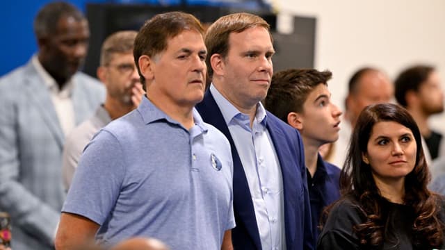 Mark Cuban Denies Mavs’ Interest in Trading Anthony Davis