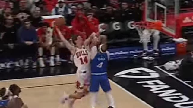 Matas Buzelis Explodes for the Vicious Poster Dunk Over Jalen Suggs