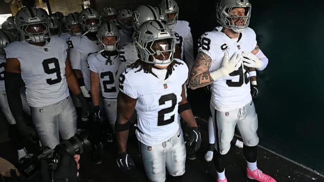 “I Lost My Uncle”: Maxx Crosby Recalls Personal Adversities to Downplay Ravens’ Criticisms