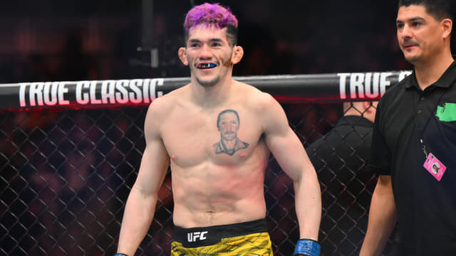 Melquizael Costa Flatlines Morgan Charriere at UFC Vegas 112