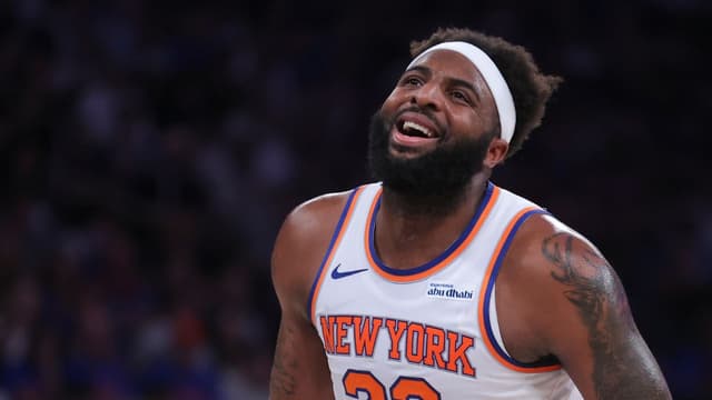 Mitchell Robinson Expected to Play Game 1 After Right Hand Surgery