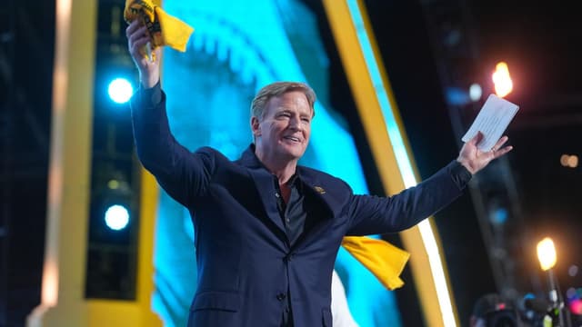 NFL’s $14 Billion Revenue Outpaces Combined NBA, MLB, and NHL Club Shares