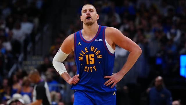 Nikola Jokic Struggles Early in Game 3 vs. Timberwolves