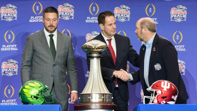 At 17, Oregon Leads Colleges With More Transfer Portal Players