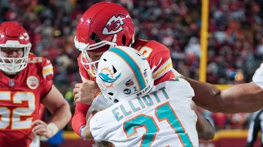 DeShon Elliott Wants Patrick Mahomes’ Cracked Helmet as a Memento