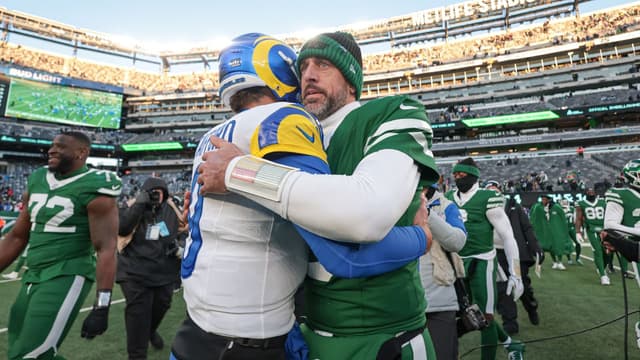 Report: Aaron Rodgers Pips Matthew Stafford, Becomes NFL’s Highest Career Earner 