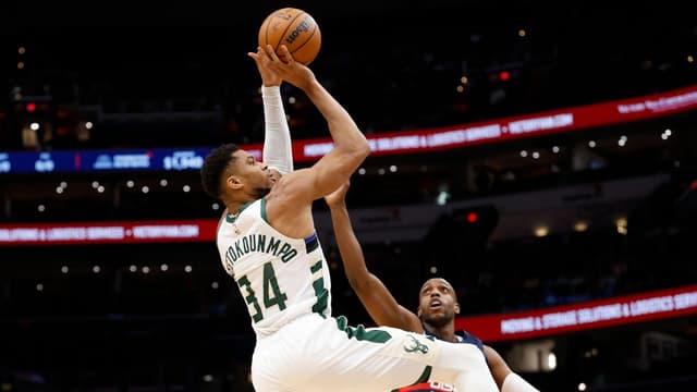 Giannis Antetokounmpo Has the Worst Mid-Range FG% This Season