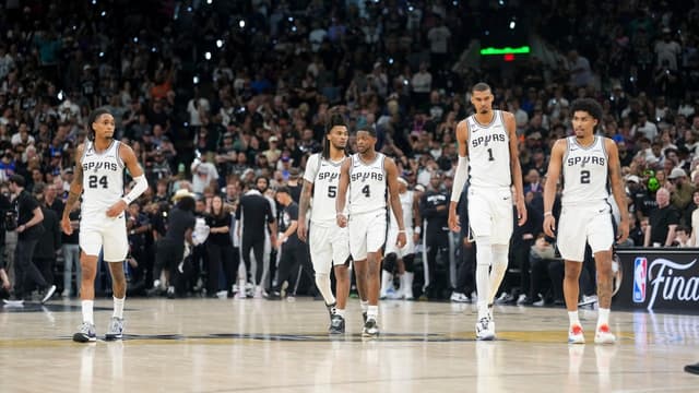 Spurs Are Revoking Season Tickets and Voiding Resale Listings Ahead of Game 5