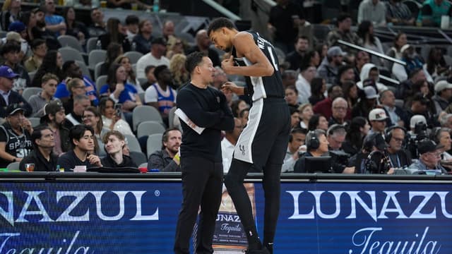 Mitch Johnson Wins First Coach of the Month After Spurs’ 11–3 December