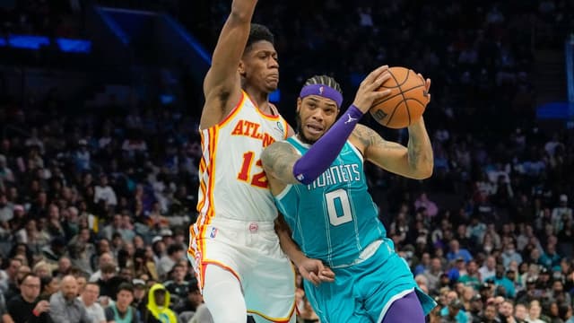 Klutch Sports Pushes Lakers Toward De'Andre Hunter or Miles Bridges Trade
