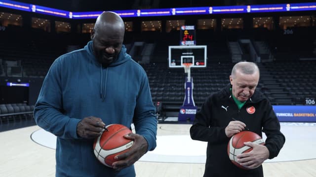 Enes Kanter Blasts Shaquille O'Neal for Posing With Turkish President Erdogan