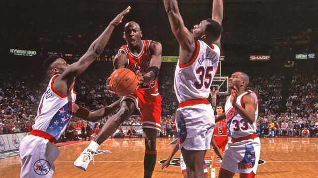 Kevin Johnson Walked Into a Church After Learning He'd Guard Michael Jordan