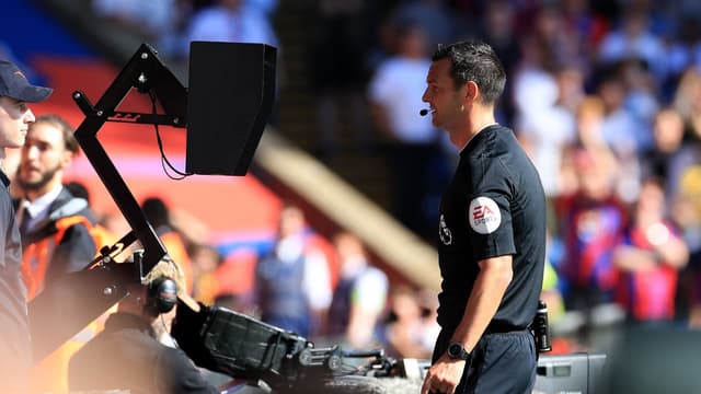 FA Wants to Trial Coach Challenge System to Reduce VAR Delays