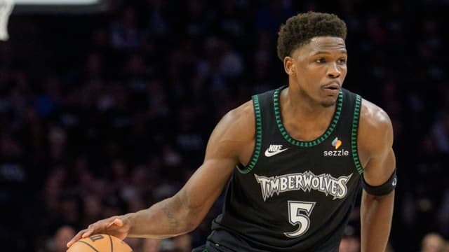Anthony Edwards Suffers Bone Bruise and Hyperextension in Left Knee