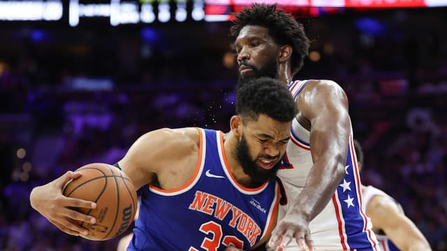 Knicks Blow Out 76ers at Halftime