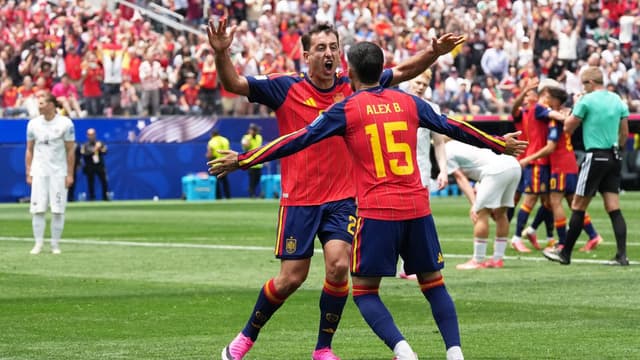 Spain Cruise Into World Cup Round of 16 With Dominant 3-0 Win Over Austria