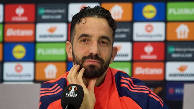 Ruben Amorim Apologizes to Manchester United Fans at AC Milan Unveiling