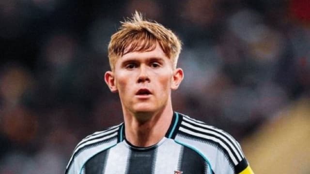 Manchester United Firmly Focused on Signing Lewis Hall From Newcastle
