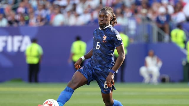 Liverpool Join Manchester United in Race to Sign Roma Midfielder Manu Kone