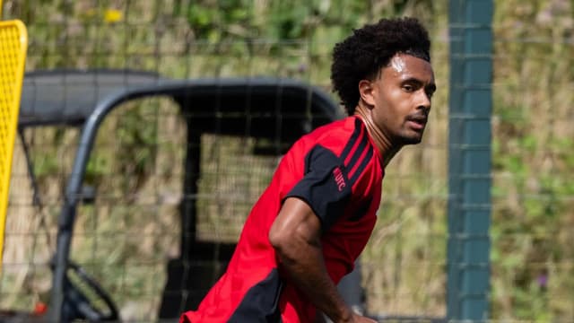 Juventus Turn to Manchester United's Joshua Zirkzee as Kolo Muani Talks Stall