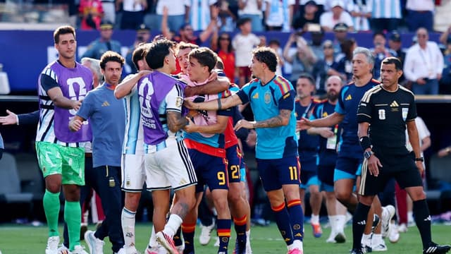Roberto Ayala Apologizes for Dani Olmo Over Argentina vs Spain Brawl