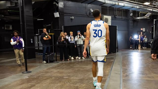 Stephen Curry Using His Extension as Leverage on the Warriors